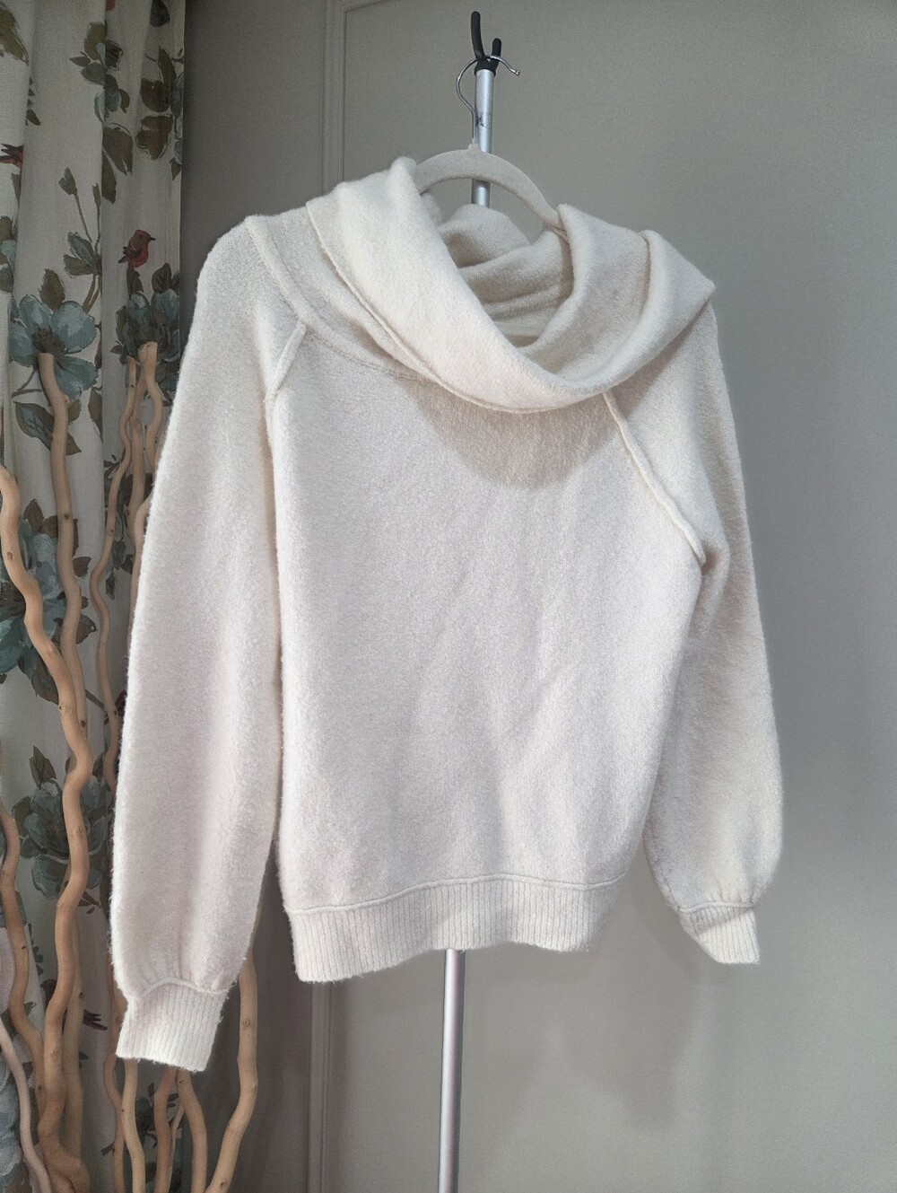 Free People Cream Cowl Neck Pullover Sz.XS
